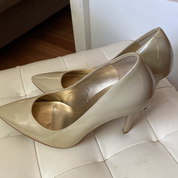 Casual heels 👠! (Free with any purchase 🤗) - Picture 2 of 5